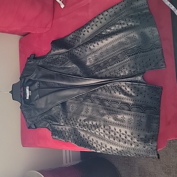 Peter Nygard Black Faux leather Eyelet Embroidered Long Vest size 16W 1X plus sz - Picture 3 of 13